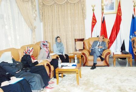 نائب الرئيس أثناء لقائه الهيئة الاستشارية للمرأة اليمنية أمس